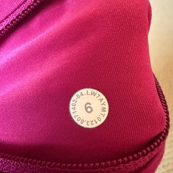 Lululemon Speed Up Short Size 6 - Picture 3 of 4